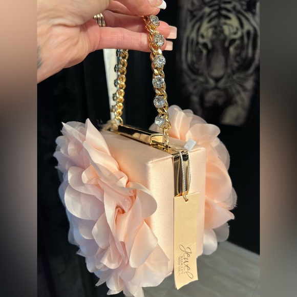 Jewel Badgley Mischka Blush Natasha Ruffle Box Clutch-NWT - Picture 4 of 13